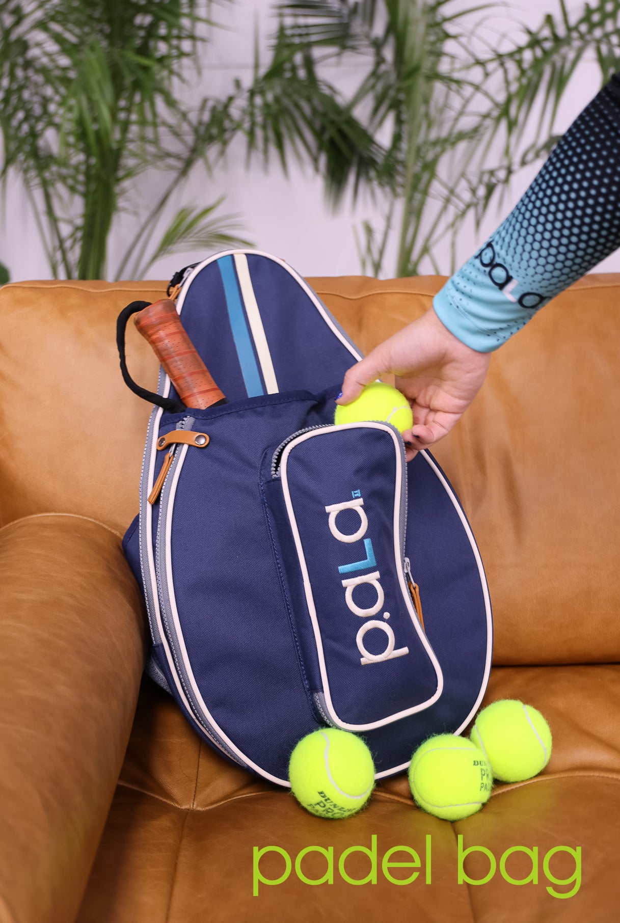 bag for padel with padel balls