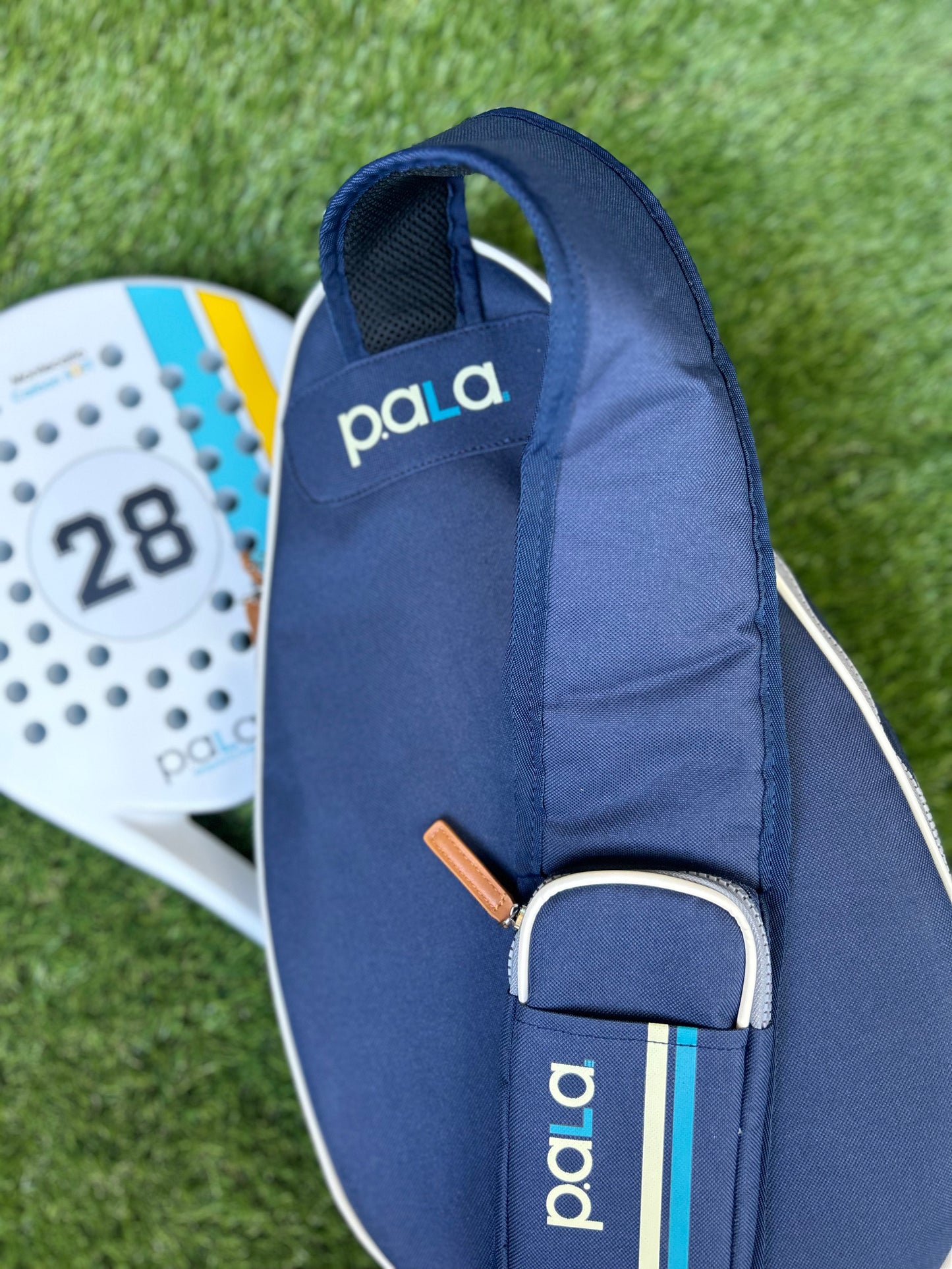 padel bag and padel racket usa detail phone pocket